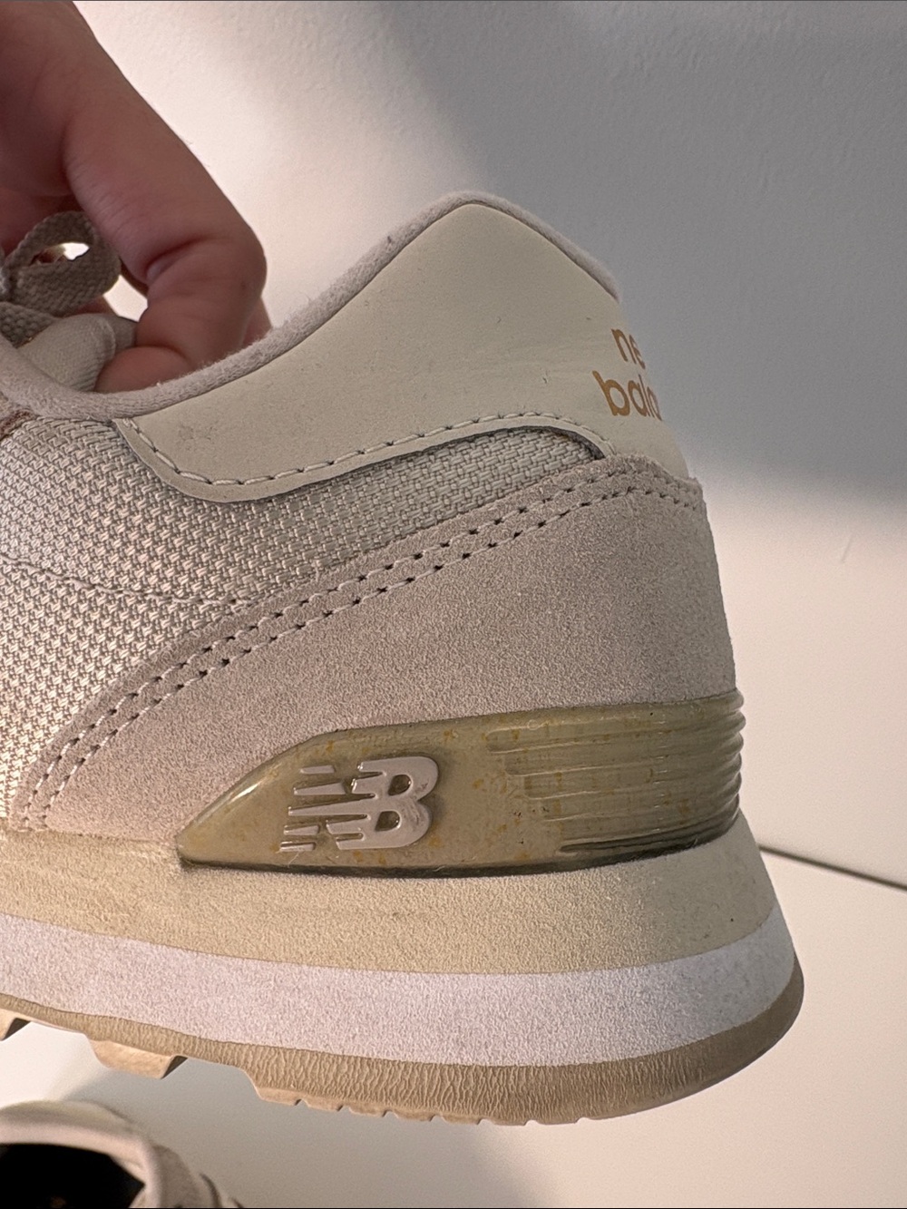 New Balance Beige and Gold Lace-Up Sneakers 7 Wide - Picture 9 of 12